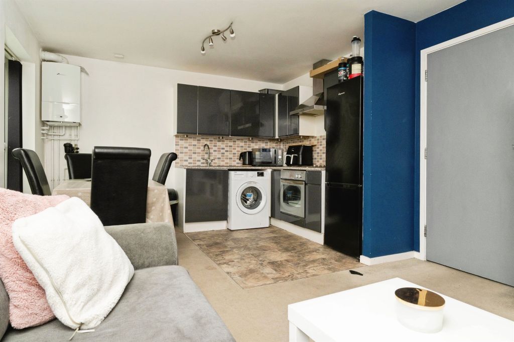 Property photo 2 of 17