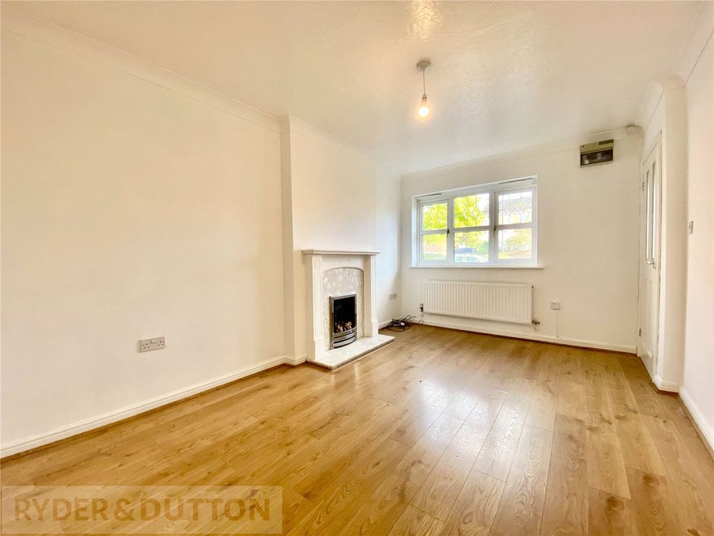 Property photo 2 of 15 Lounge