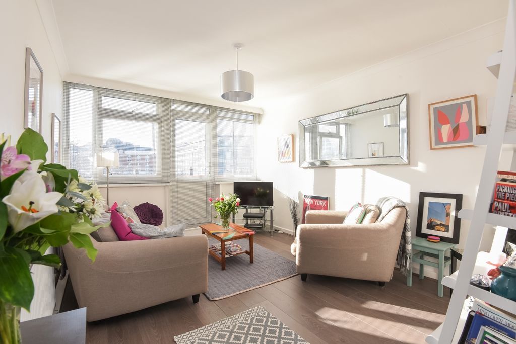 Property photo 1 of 5 245496 (1)