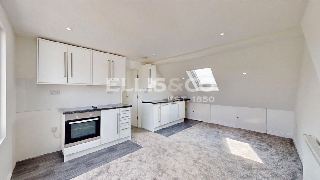 Property photo 2 of 18 Picture No. 20