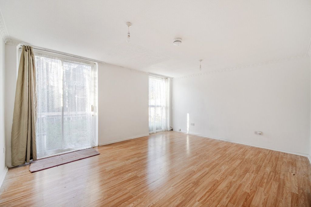 Property photo 2 of 18 Picture No. 19