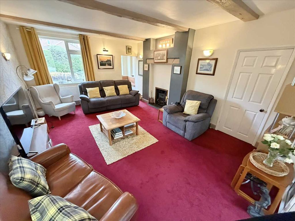 Property photo 3 of 32 Living Room