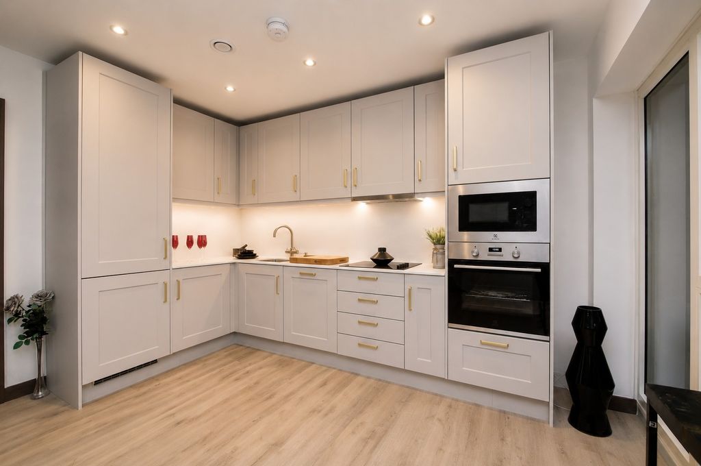 Property photo 1 of 18 5427550