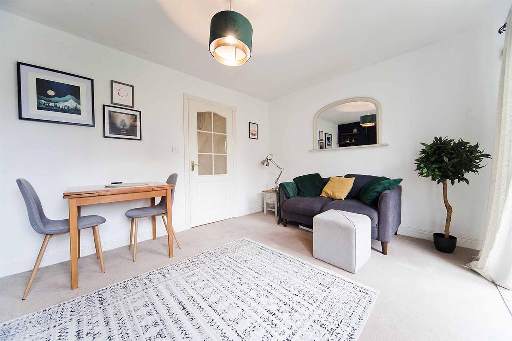 Property photo 3 of 23