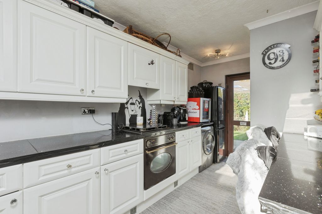 Property photo 2 of 19 1-15