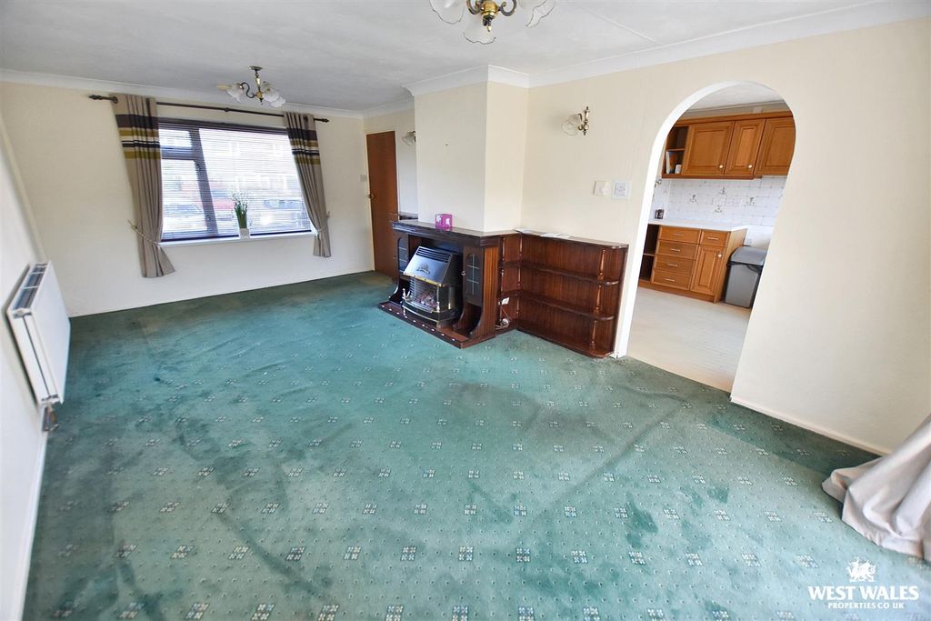 Property photo 3 of 15 8 (12).Jpg