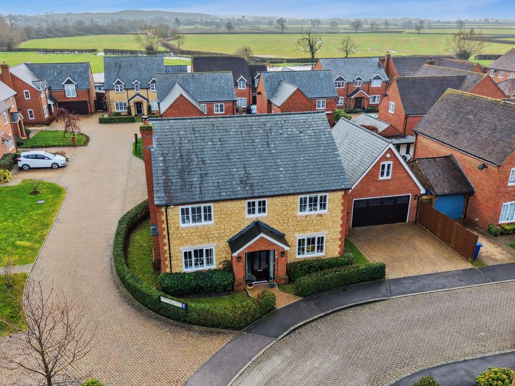 Property photo 1 of 35 4795481