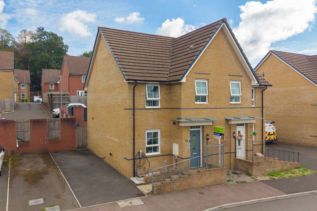 Property photo 1 of 21
