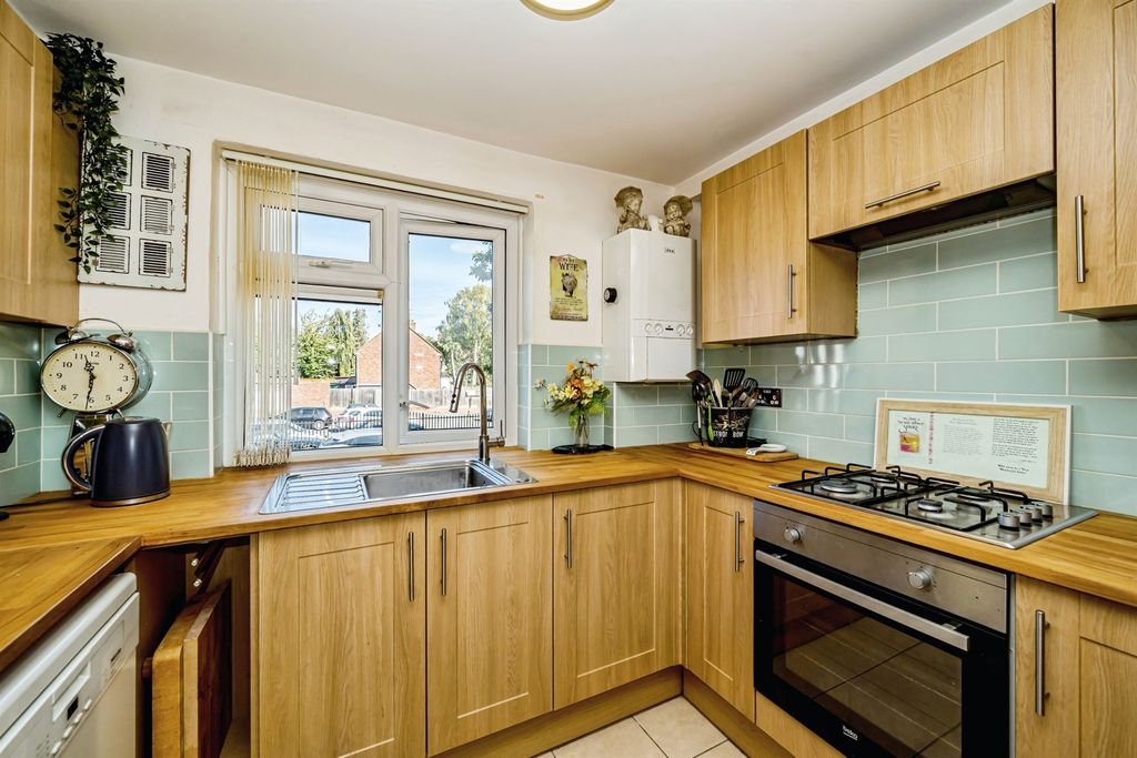 Property photo 3 of 16