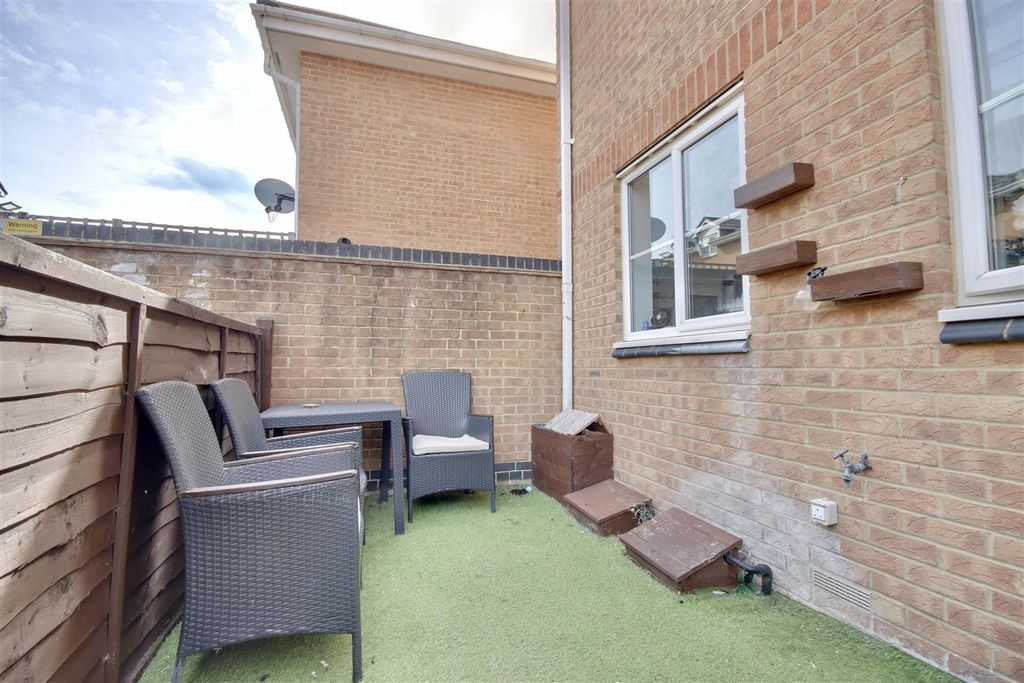 Property photo 2 of 10 A3976Adb-D9E5-44D9-A0F5-43931E0Deb42_1_201_A.Jpeg