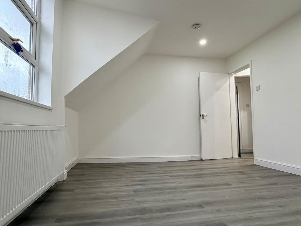 Property photo 3 of 12 Whatsapp Image 2026-01-22 At 11.36.01 Am