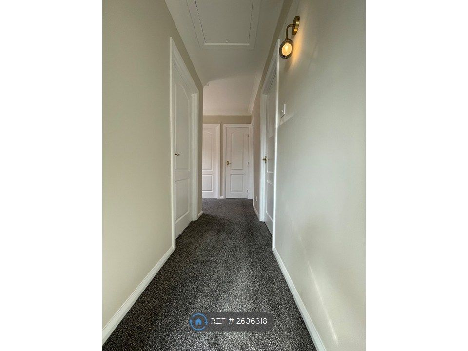 Property photo 3 of 21 Hall