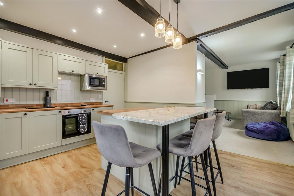 Property photo 3 of 15 Lounge/Kitchen/Dining Area