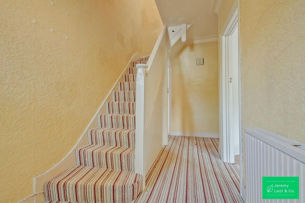 Property photo 2 of 15 Hallway