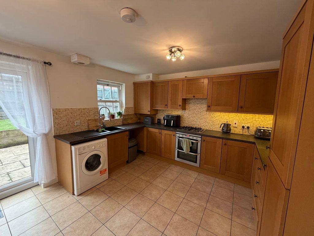 Property photo 3 of 21 Pbox-Img.Jpg
