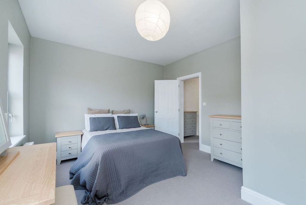 Property photo 1 of 10 Photo 2