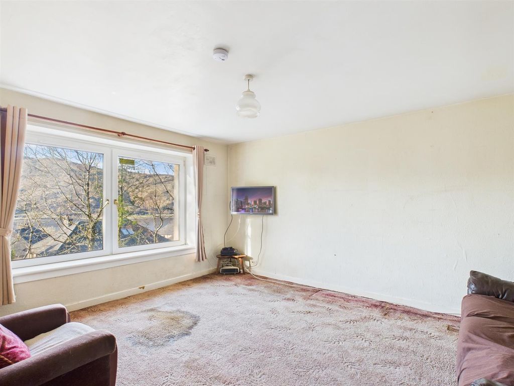 Property photo 2 of 20 Lounge