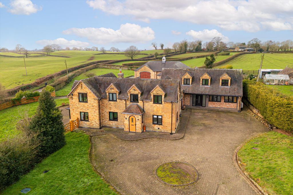 Property photo 1 of 28 Keepers Cottage