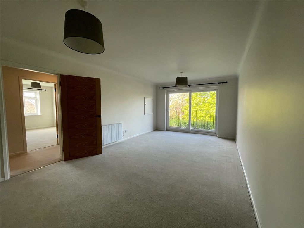 Property photo 3 of 11 Picture No. 14