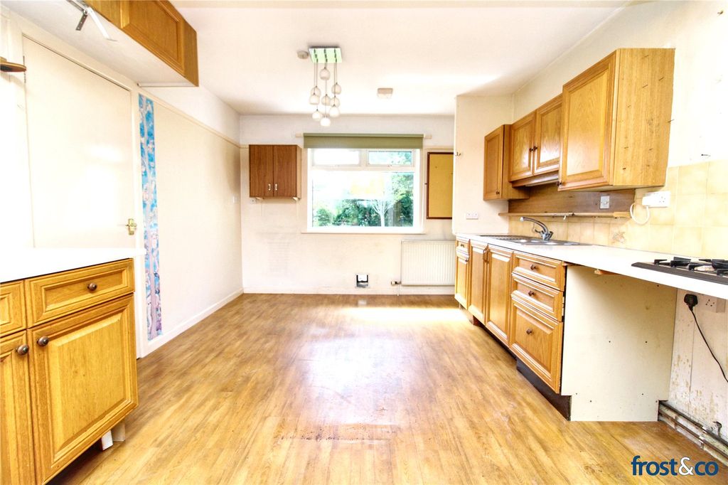 Property photo 3 of 13 Kitchen