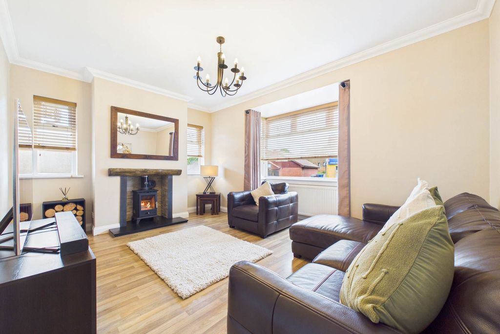 Property photo 2 of 35