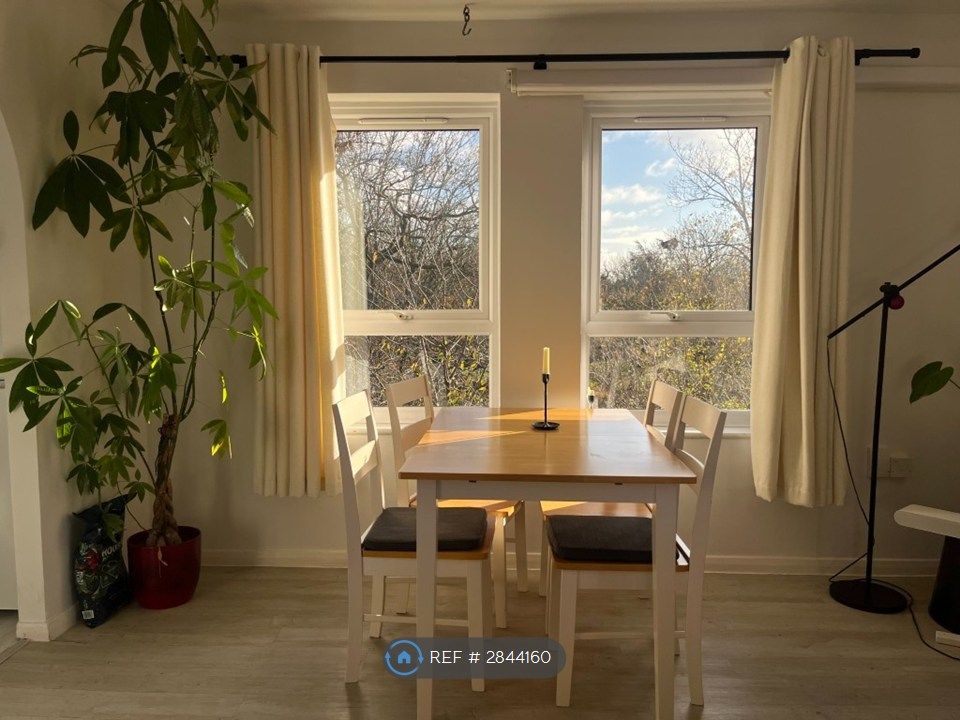 Property photo 3 of 16 Sitting Room