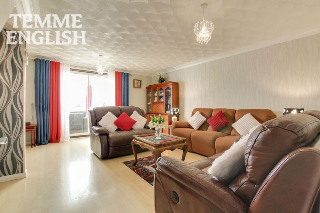 Property photo 2 of 23