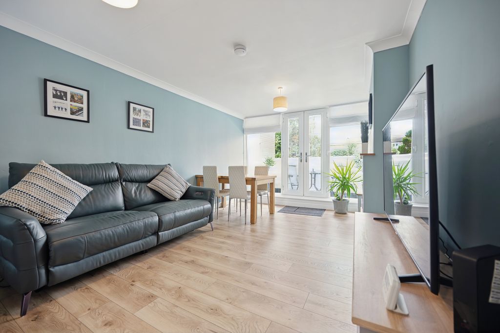 Property photo 2 of 17 2