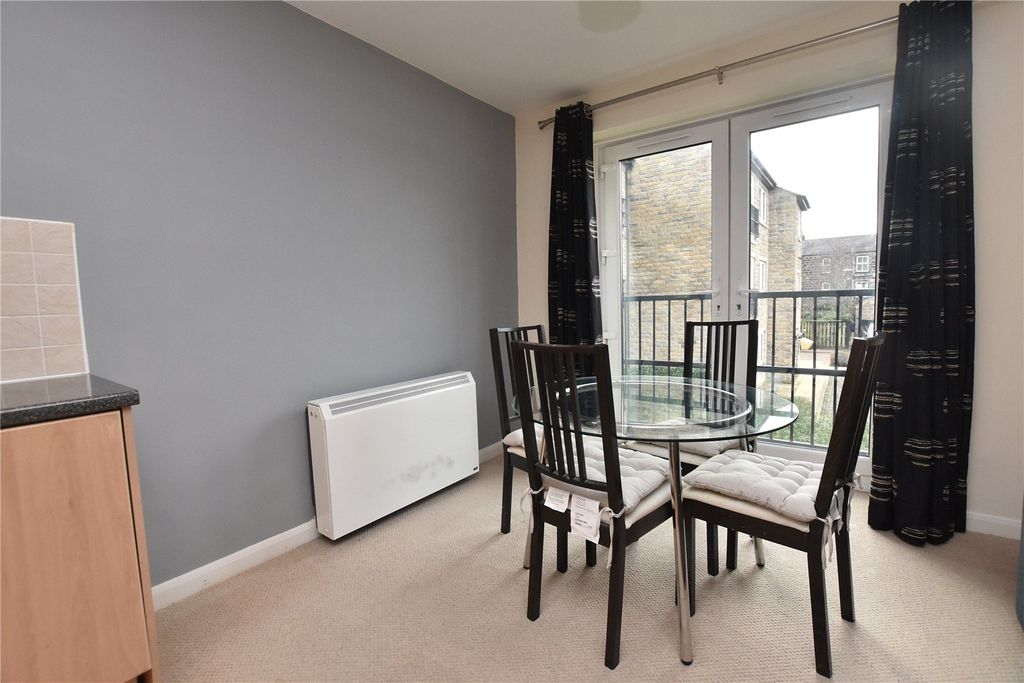 Property photo 3 of 13 Picture No. 24