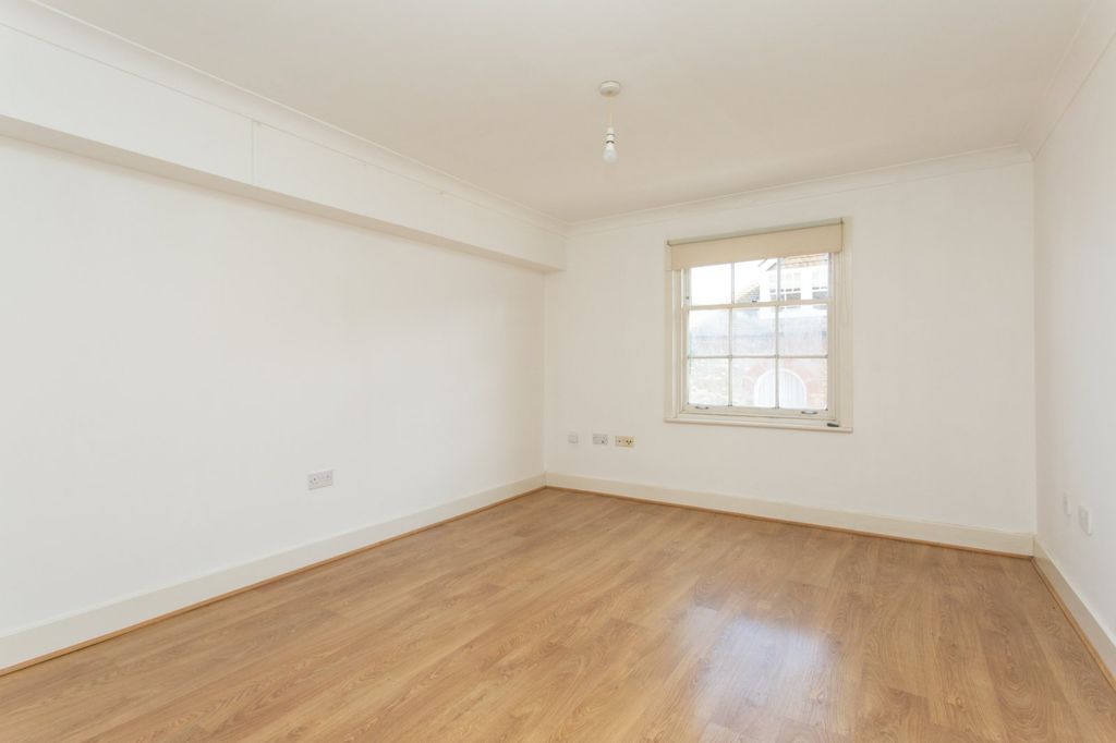 Property photo 2 of 6 Picture 2