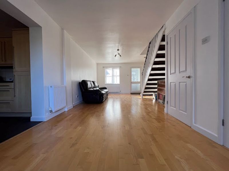 Property photo 3 of 12 Photo 9