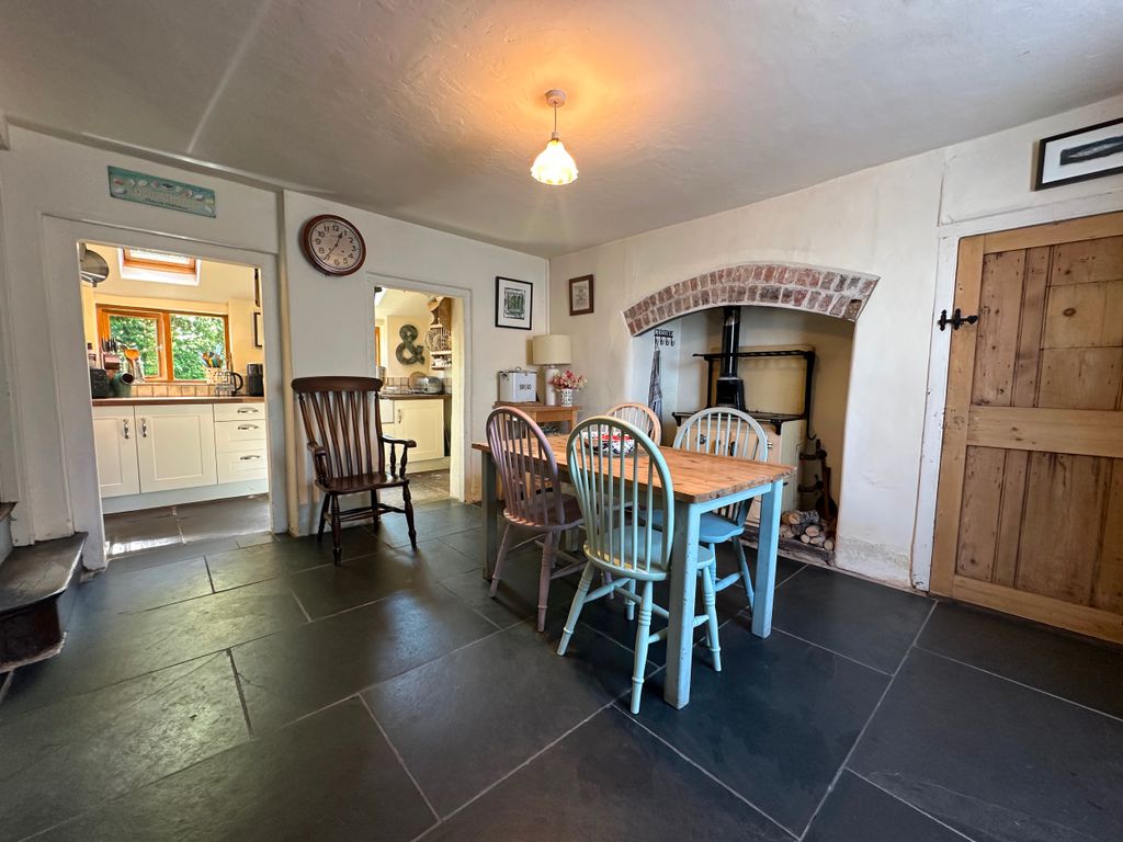 Property photo 2 of 39