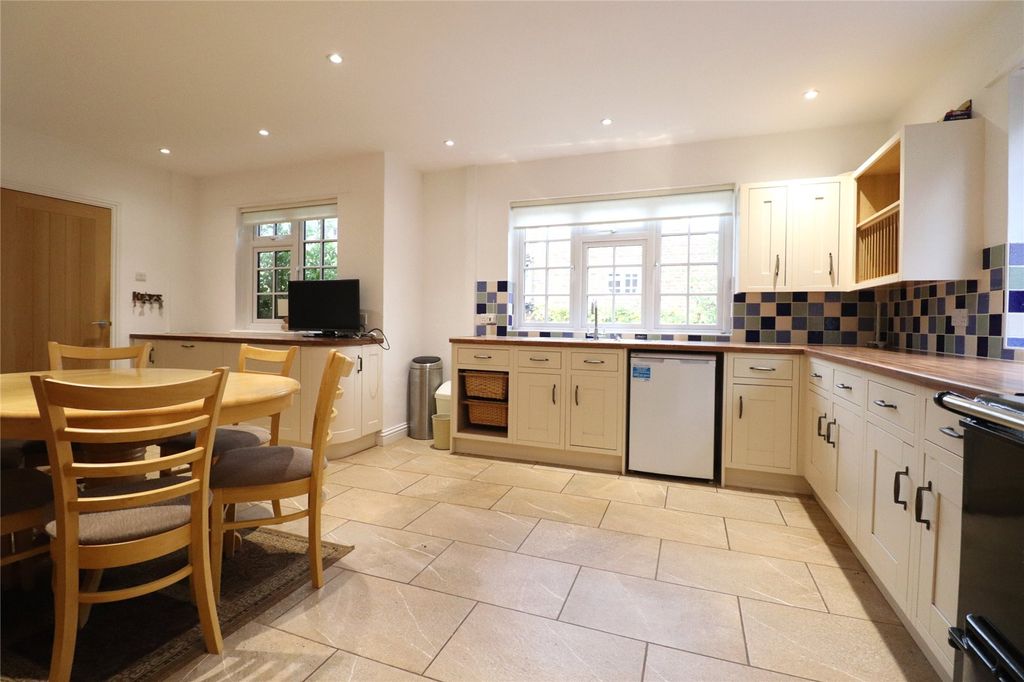 Property photo 3 of 22 Picture No. 04