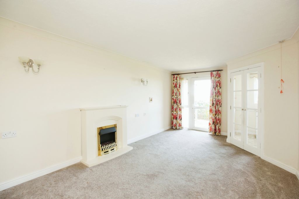 Property photo 3 of 10 Lounge