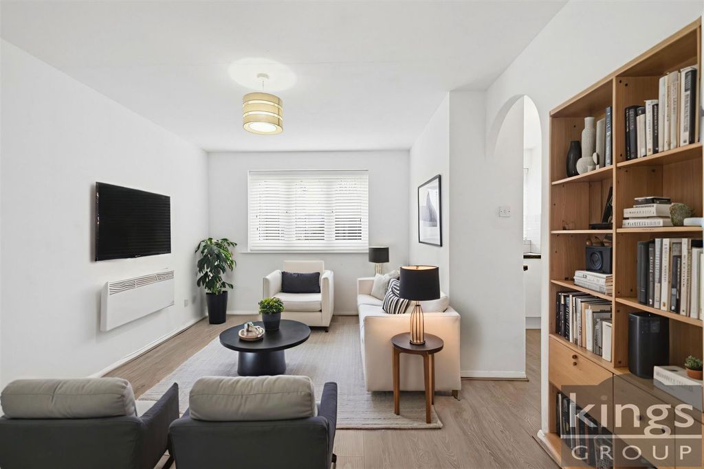 Property photo 2 of 11