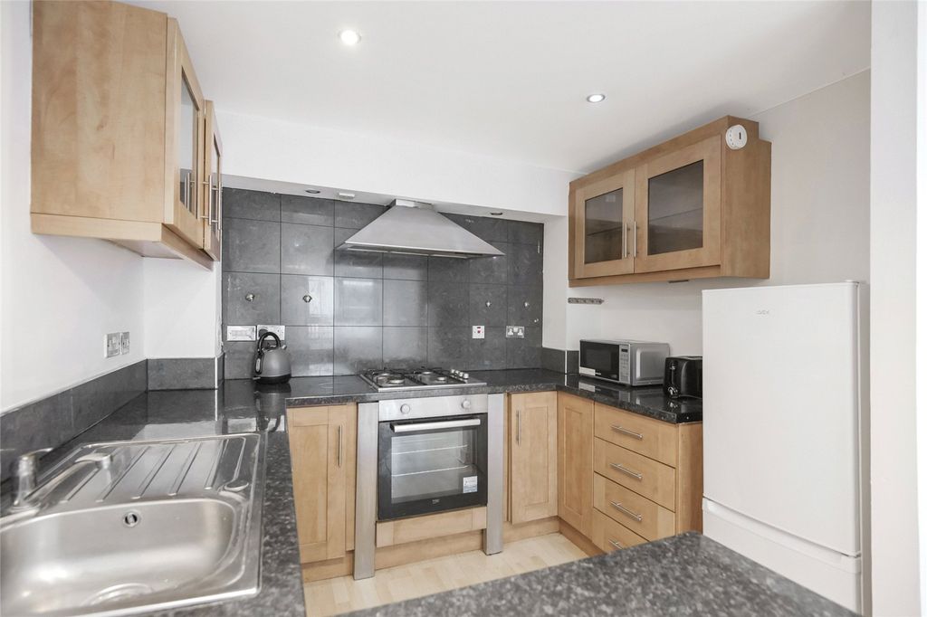 Property photo 3 of 21 Picture No. 06
