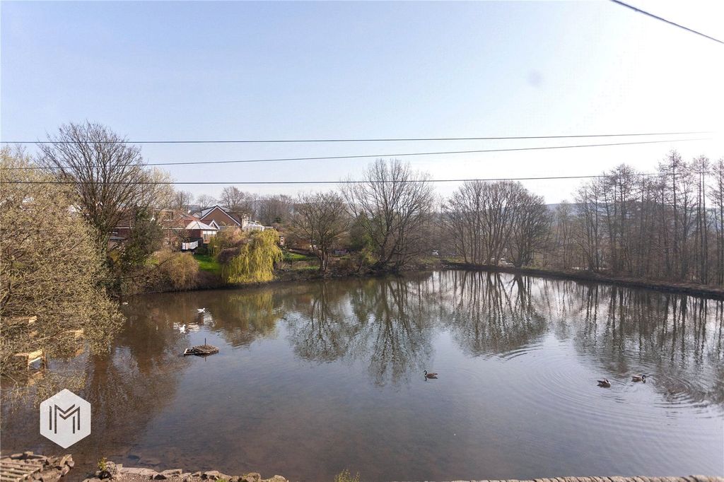 Property photo 2 of 17 Picture No. 12