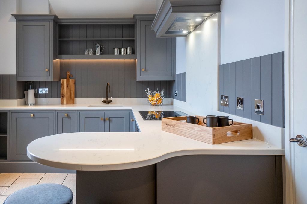 Property photo 2 of 35