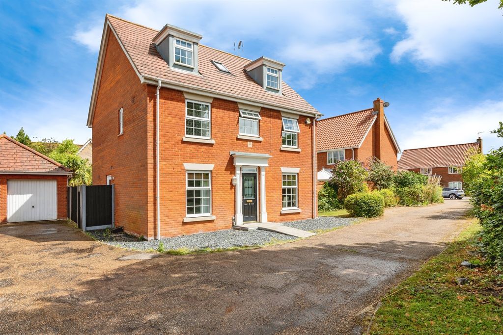 Property photo 1 of 17