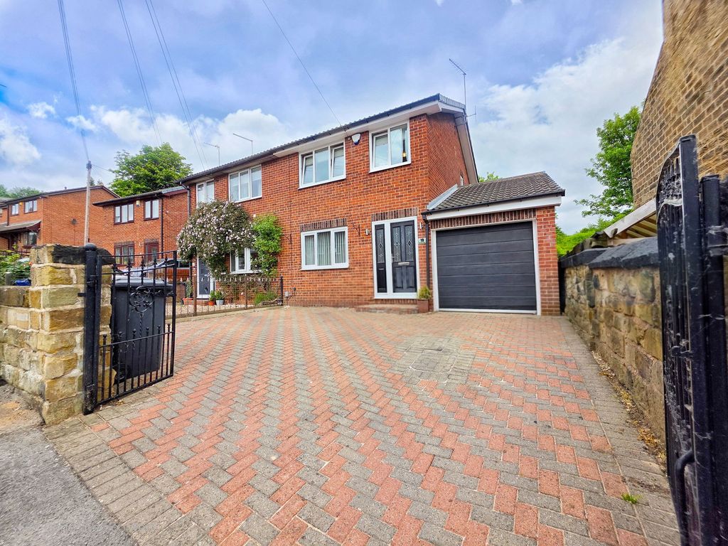 Property photo 2 of 17