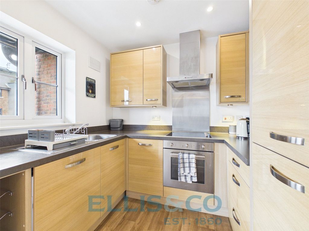 Property photo 2 of 11 Picture No. 01