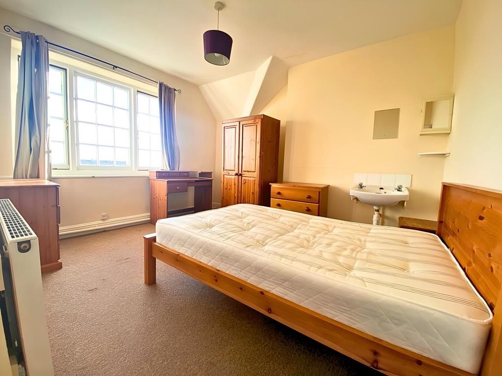 Property photo 1 of 7 Bedroom 7.Jpg