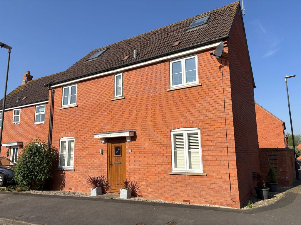 Property photo 1 of 22 4 Bedroom Detached House For Sale