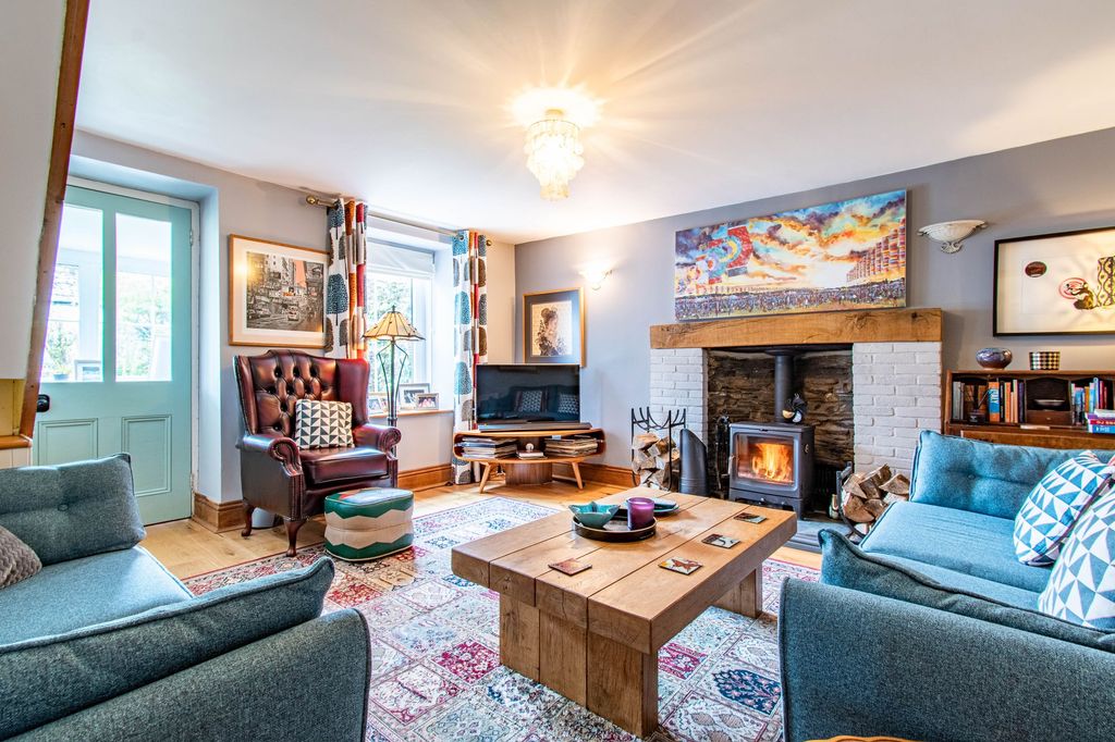 Property photo 3 of 45