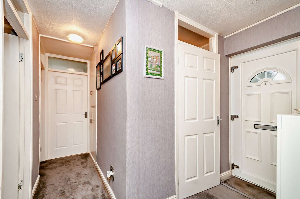 Property photo 2 of 21