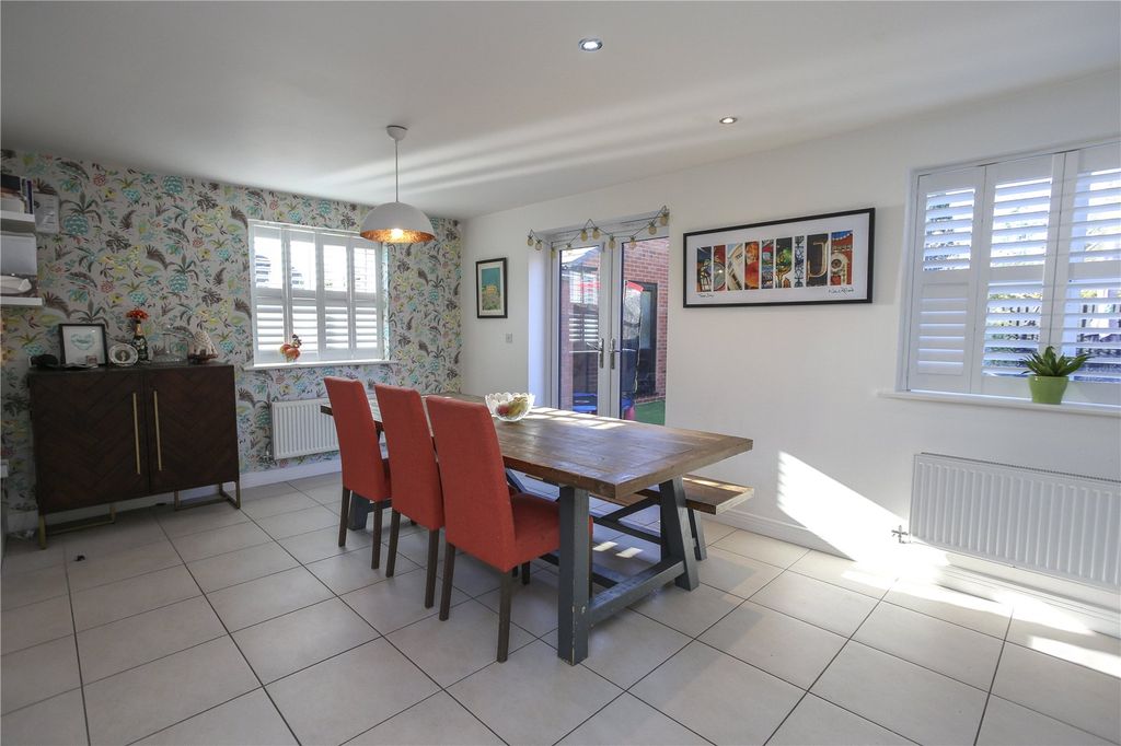 Property photo 3 of 38 Picture No. 12