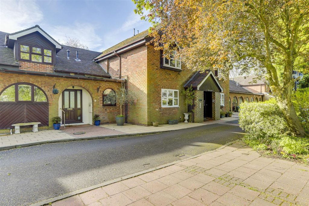 Property photo 1 of 29