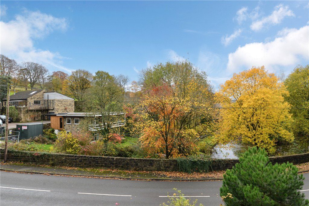 Property photo 2 of 20 Setting