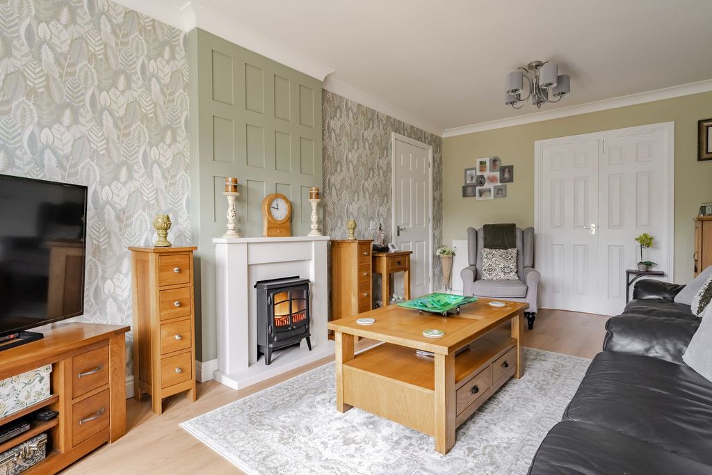 Property photo 2 of 20