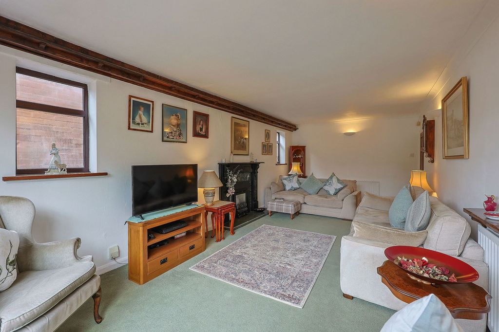 Property photo 3 of 44